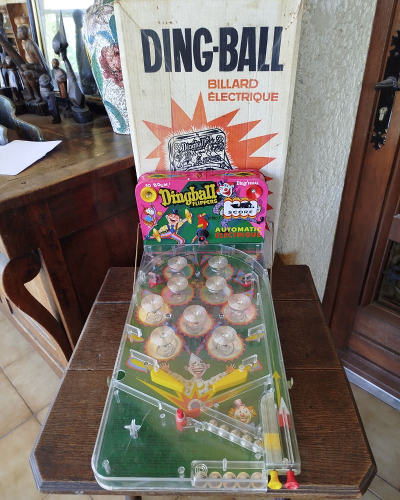 Billard ou flipper électrique