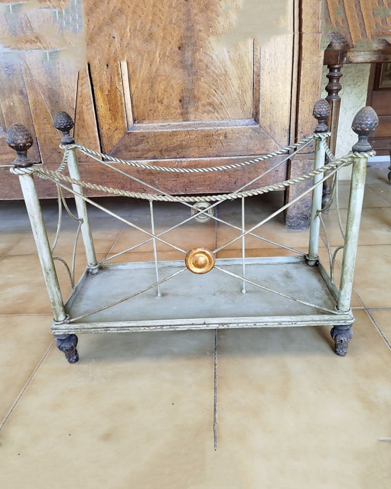 Porte revue en métal laqué vert antique