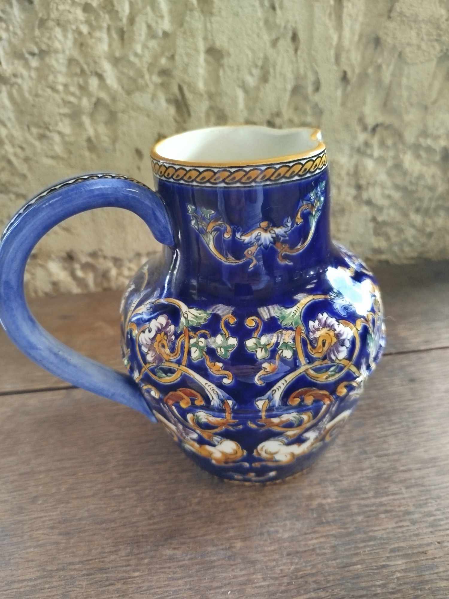 Pichet en faïence de Gien